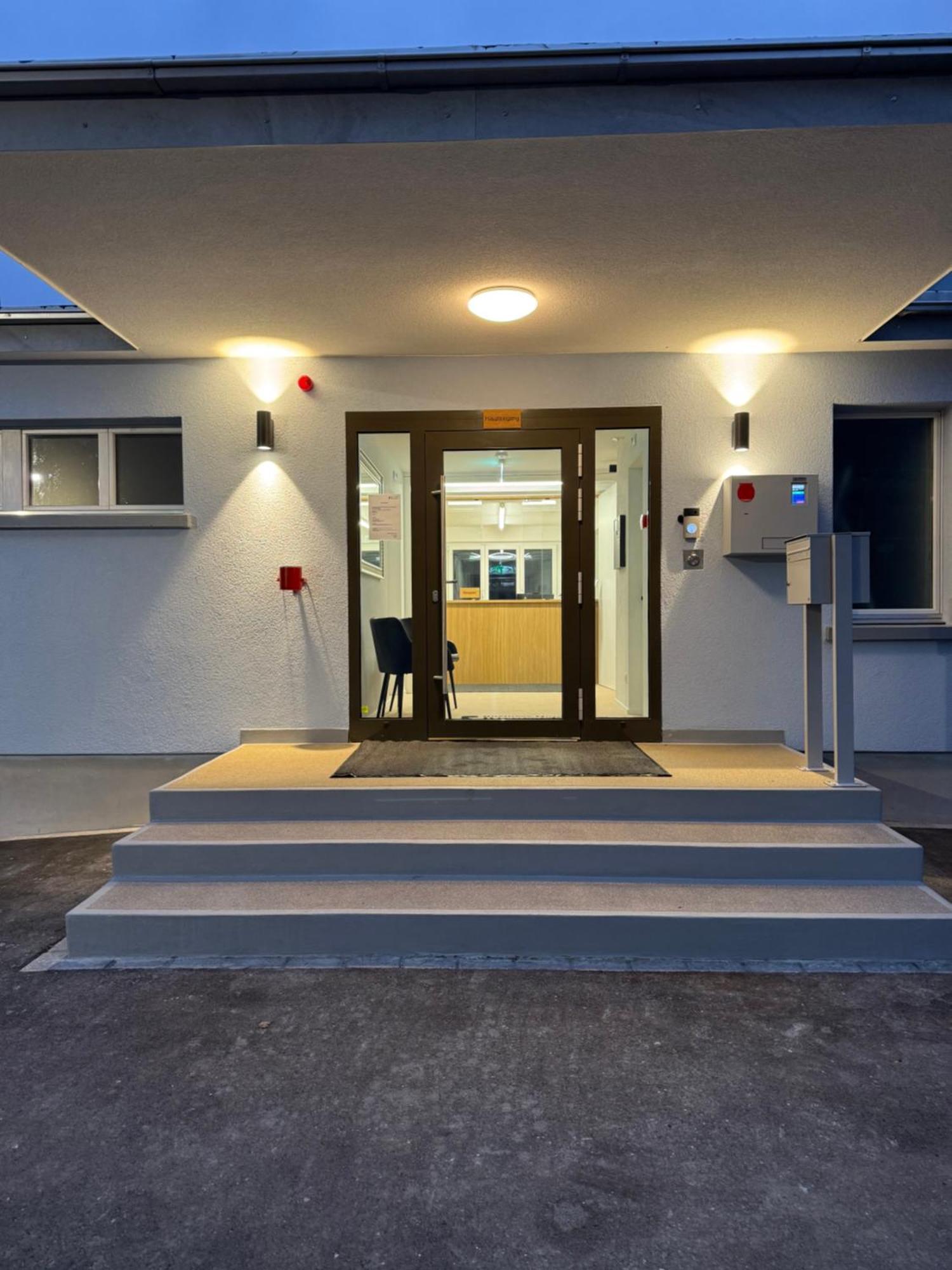 Business Hotel Riverside Дуггинген Экстерьер фото
