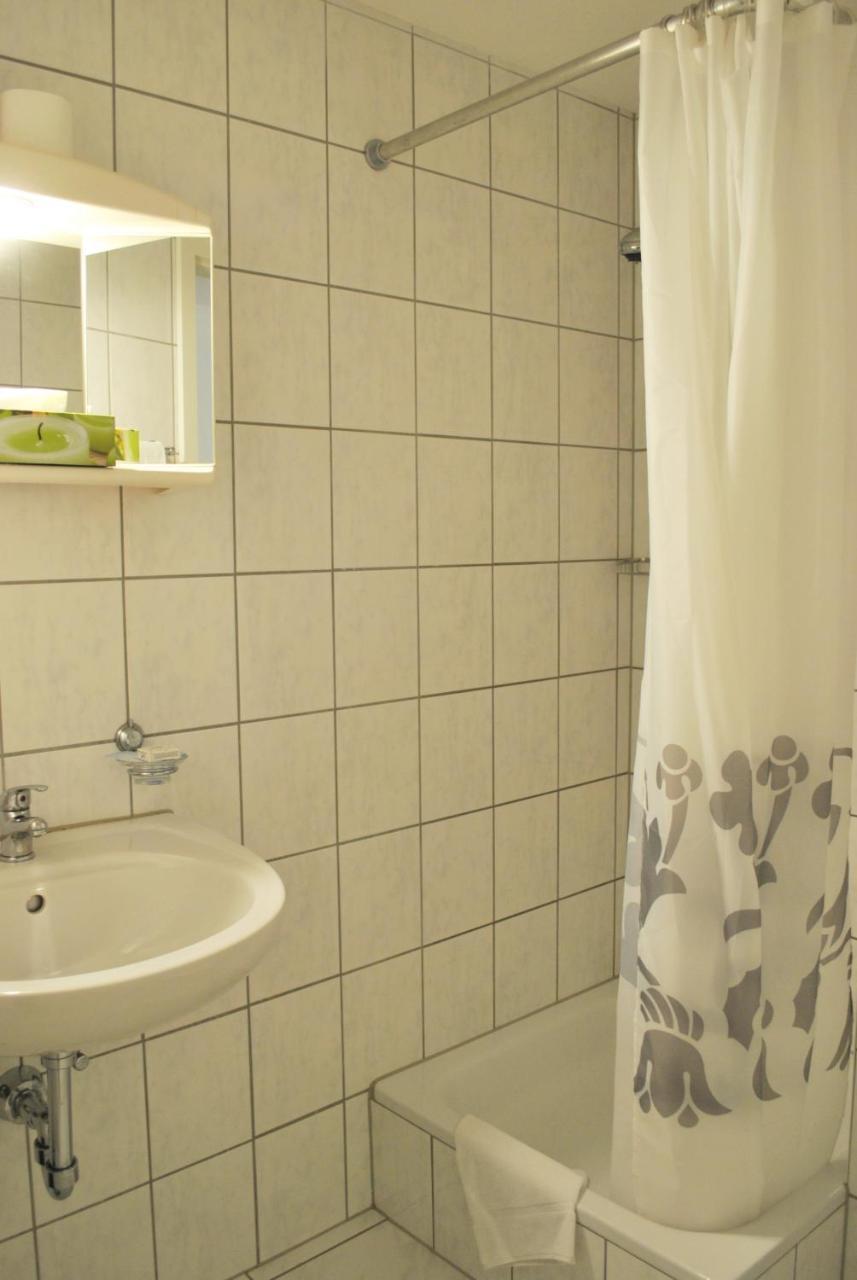 Business Hotel Riverside Дуггинген Экстерьер фото